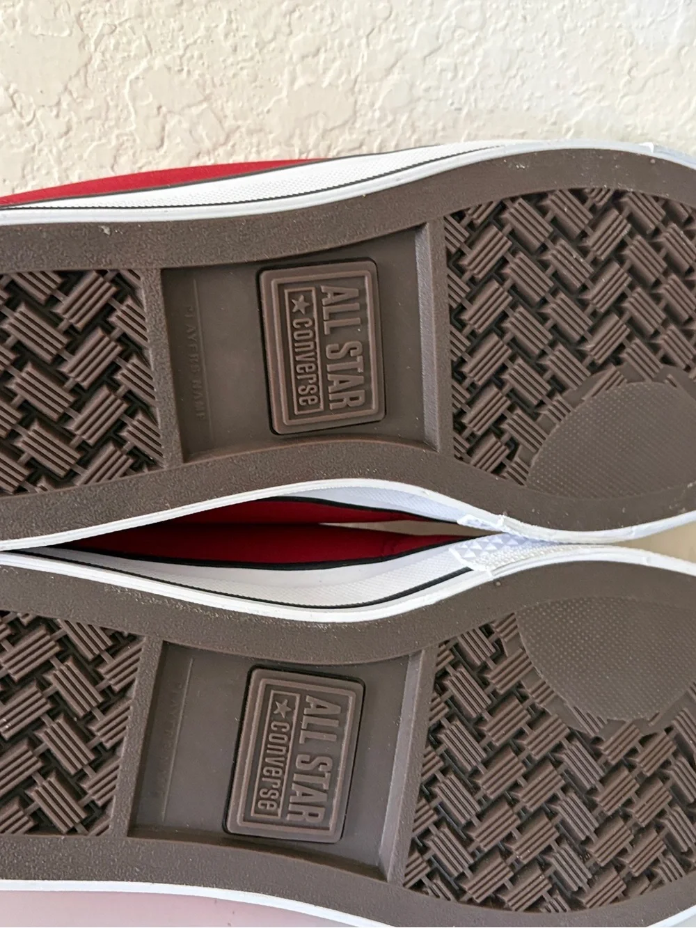 NIB Converse Chuck Taylor All Star low Puff Park Red/White/Black 10 Mens/ 11.5 W
